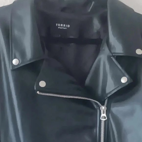 Torrid Asymmetrical Black Faux Leather Moto Jacket - Picture 4 of 12